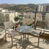 סט ביסטרו בז' שולחן ושתי כיסאות מילי