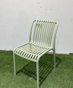 כיסא פלסטיק יצוק מעוצב